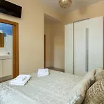 3 Bedrooms Apartment In The Historic Center By The River