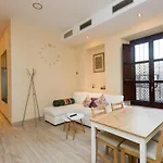 3 Bedrooms Apartment In The Historic Center By The River